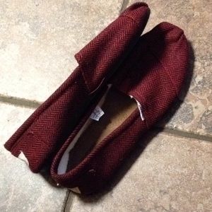 Red moccasin slipper things